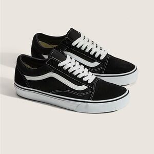 Vans Old Skool Sneakers- black & white Men’s Size 5.5, Women’s Size 7
